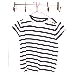 STRIPED BUCKLE TEE
